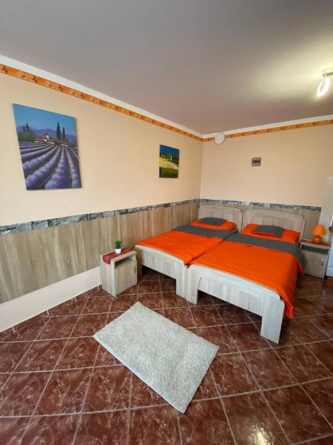 Hajnal Apartman Hajdúszoboszló Kültér fotó